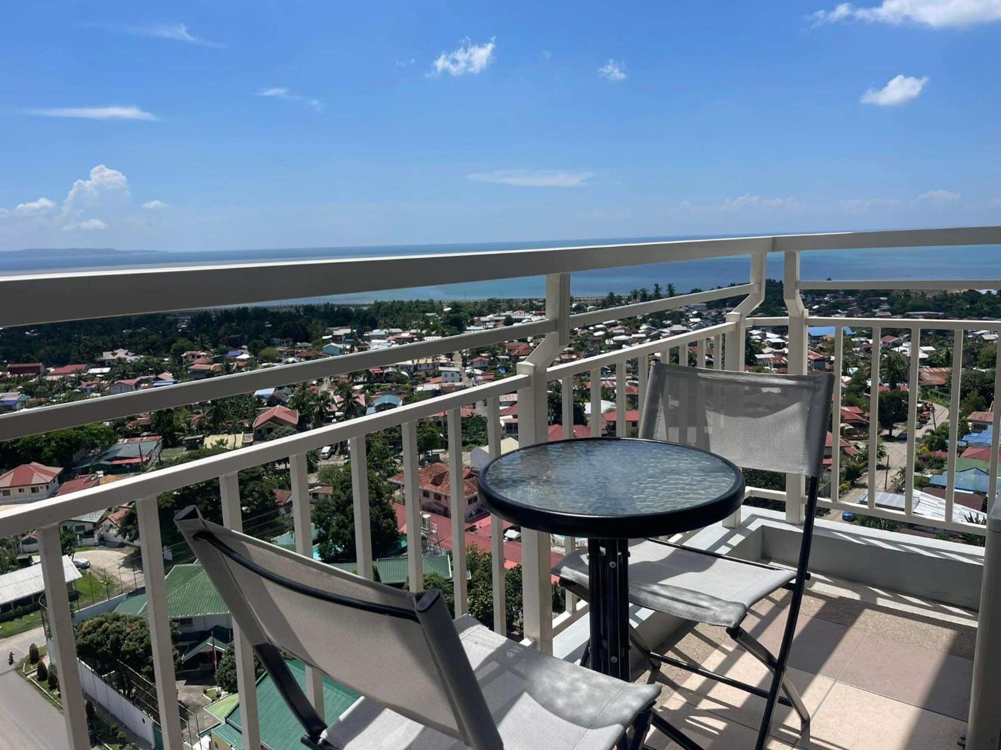 Verdon Parc Davao City With Balcony By Darpm Exterior photo