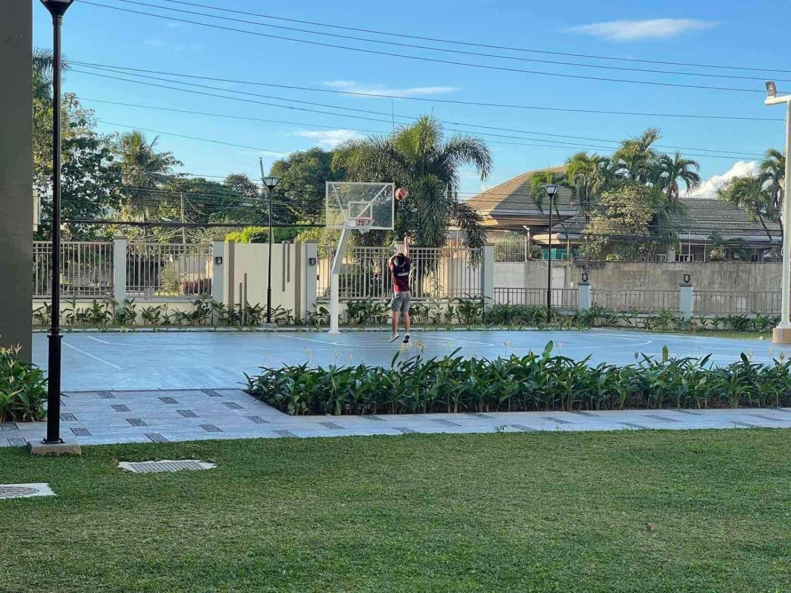 Verdon Parc Davao City With Balcony By Darpm Exterior photo