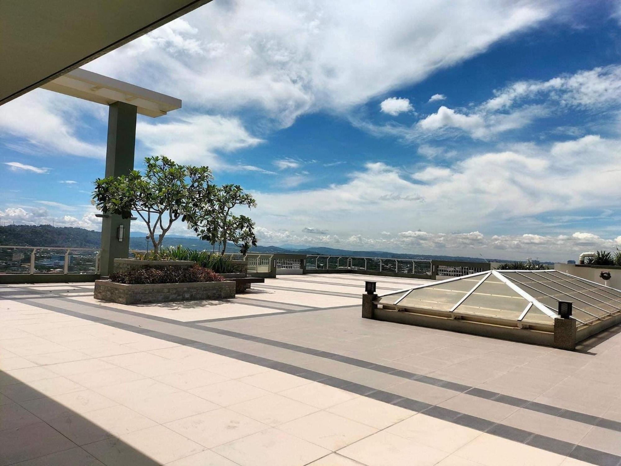 Verdon Parc Davao City With Balcony By Darpm Exterior photo