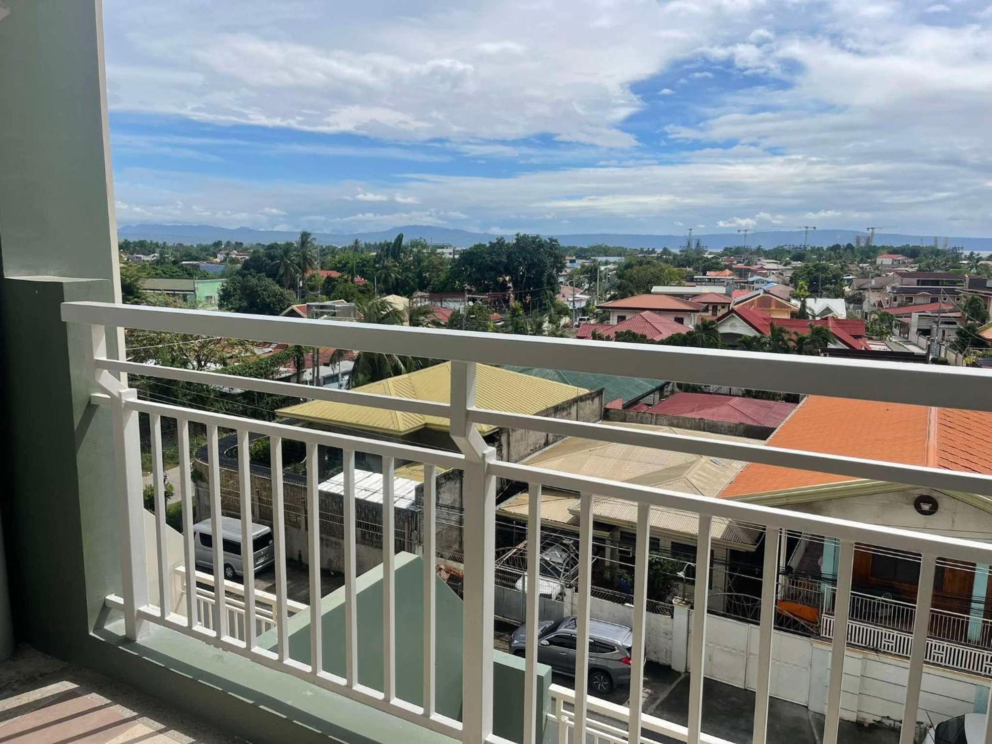 Verdon Parc Davao City With Balcony By Darpm Exterior photo